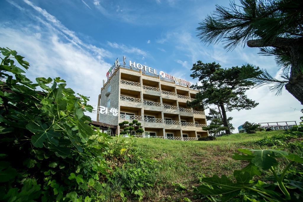 Witch'S Broomstick Jeju Exterior photo